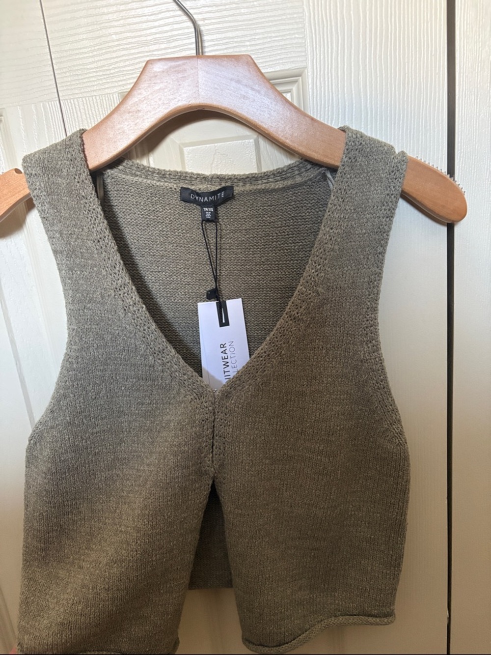 Dynamite Olive Green Knit V-Neck Sleeveless Sweater Tank